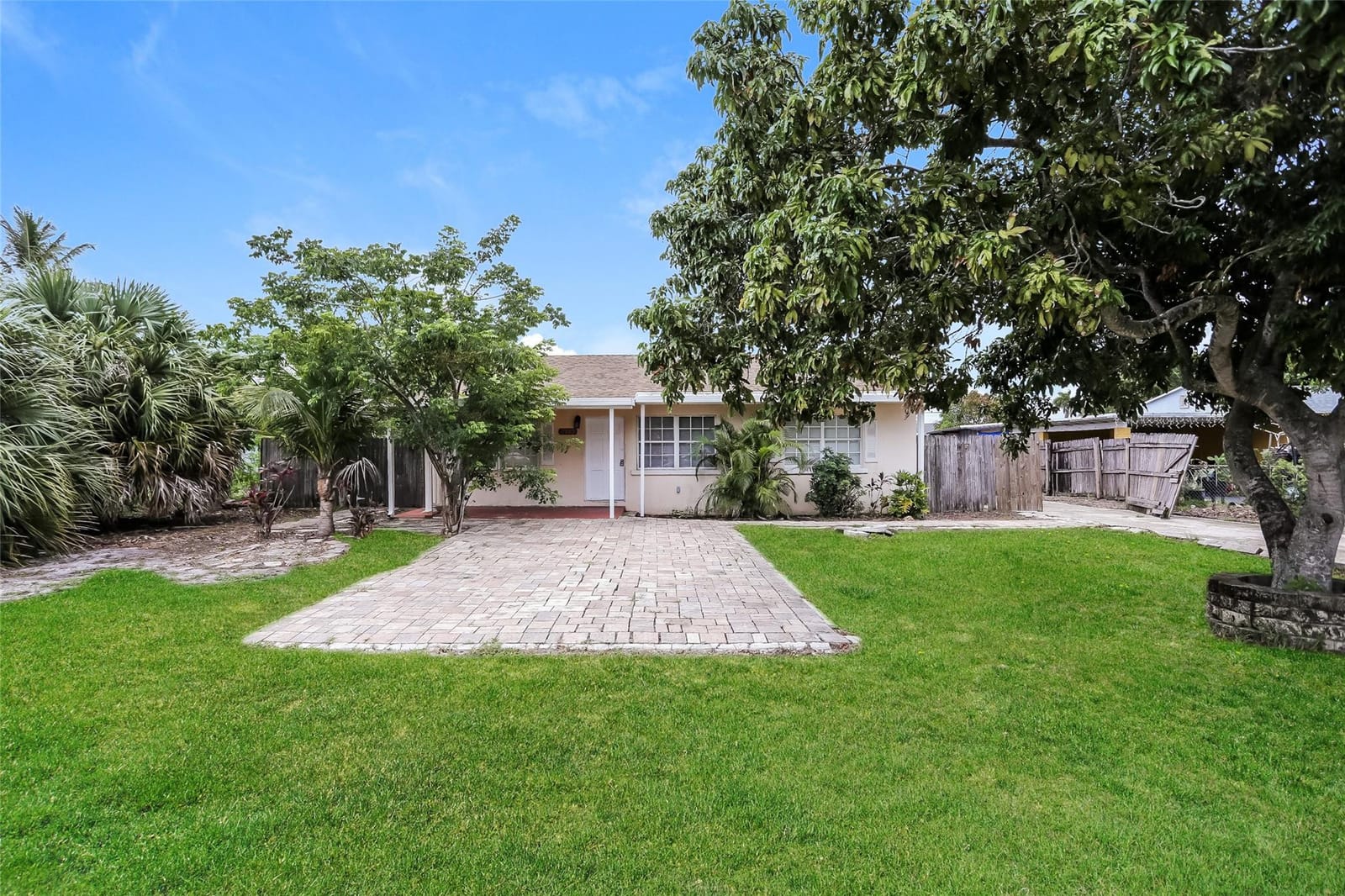 2903 Apalachee Road, West Palm Beach, FL 33406