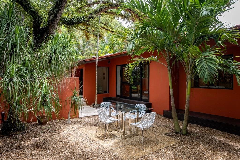 3570 Avocado Avenue, Miami, FL 33133 photo 3