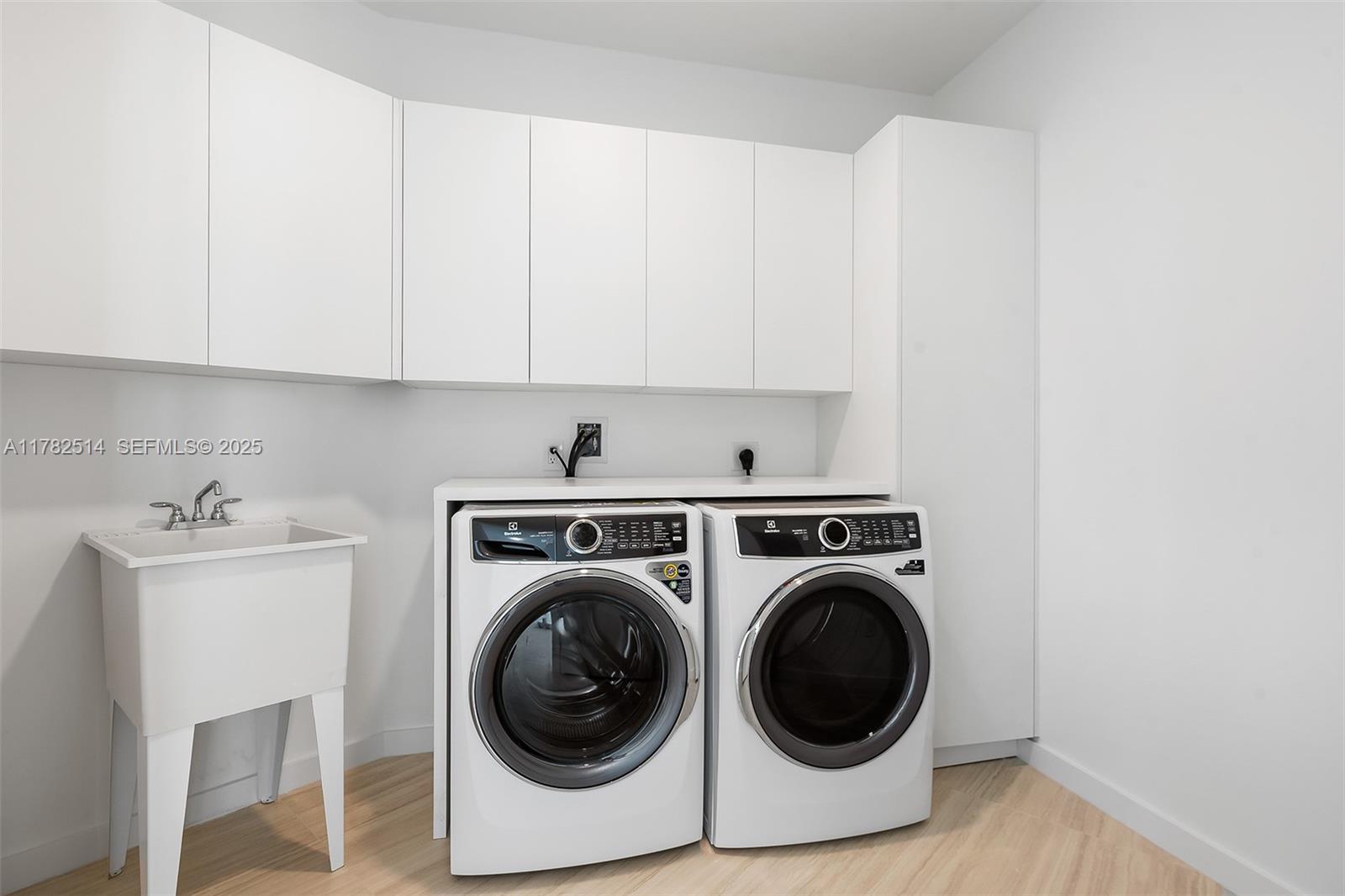 851 NE 1st Avenue PH 5500 — photo 12