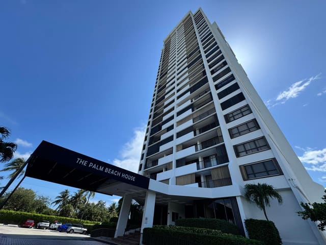 5600 N Flagler Drive 906, West Palm Beach, FL 33407