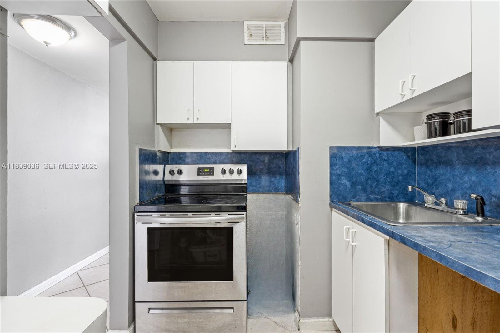 2899 Collins Avenue 931, Miami Beach, FL 33140 photo 15