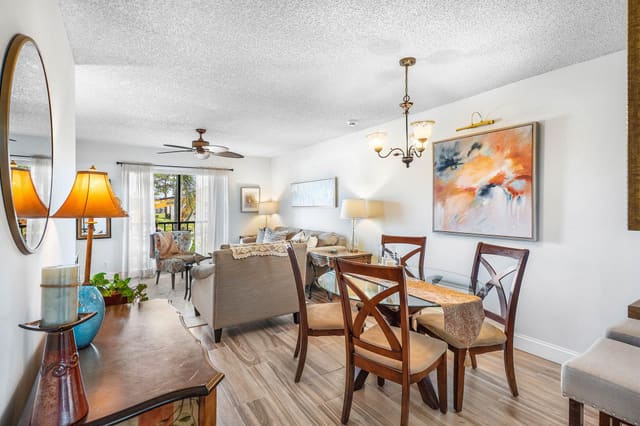 7142 Golf Colony Court 203, Lake Worth, FL 33467