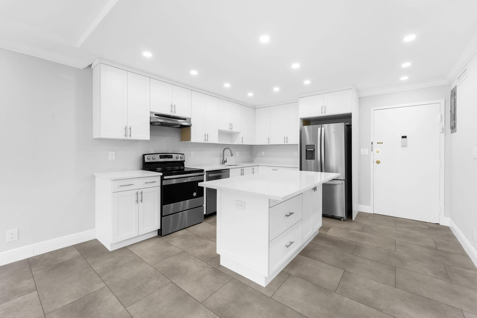 200 S Birch Road 408 — photo 4