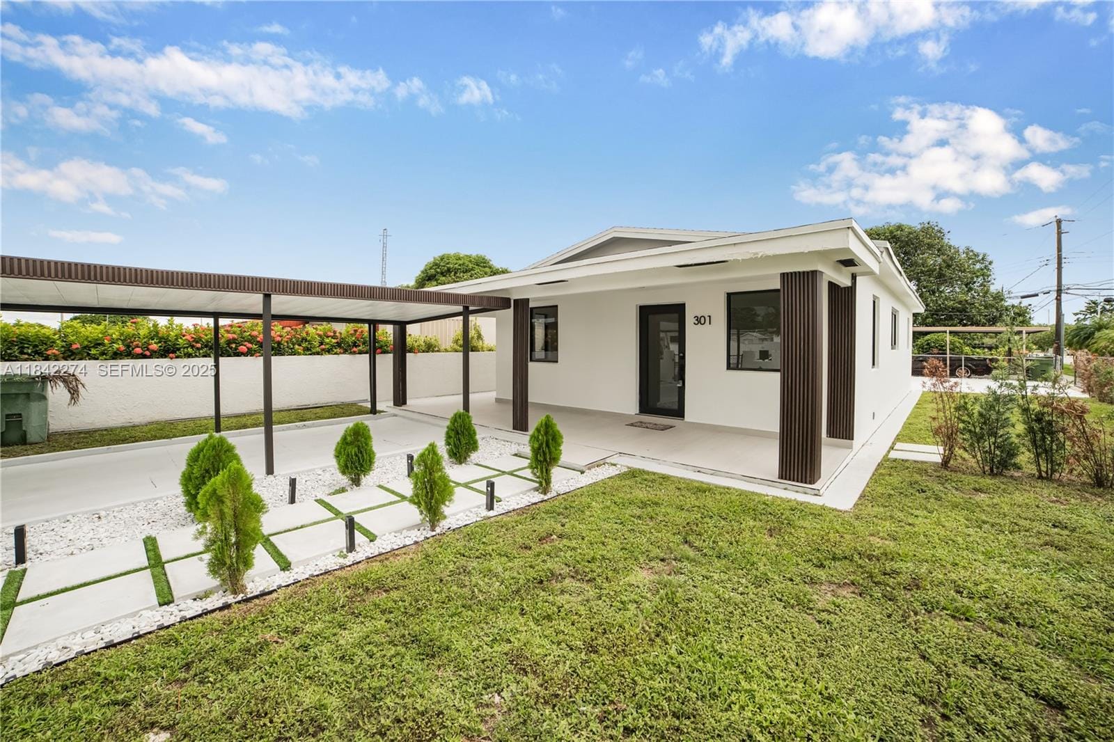 301 W 30th Street, Hialeah, FL 33012 photo 2