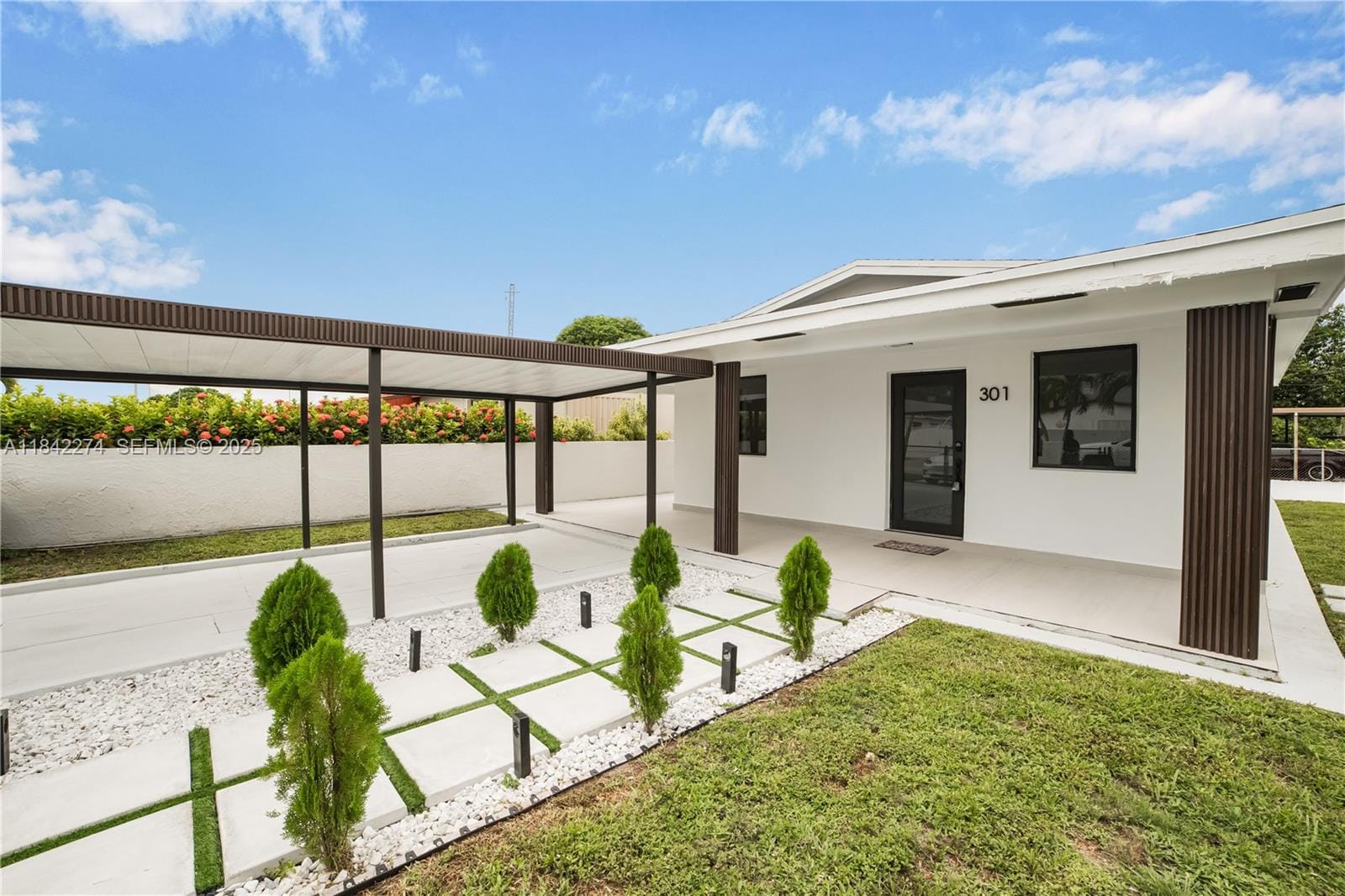 301 W 30th Street, Hialeah, FL 33012 photo 3