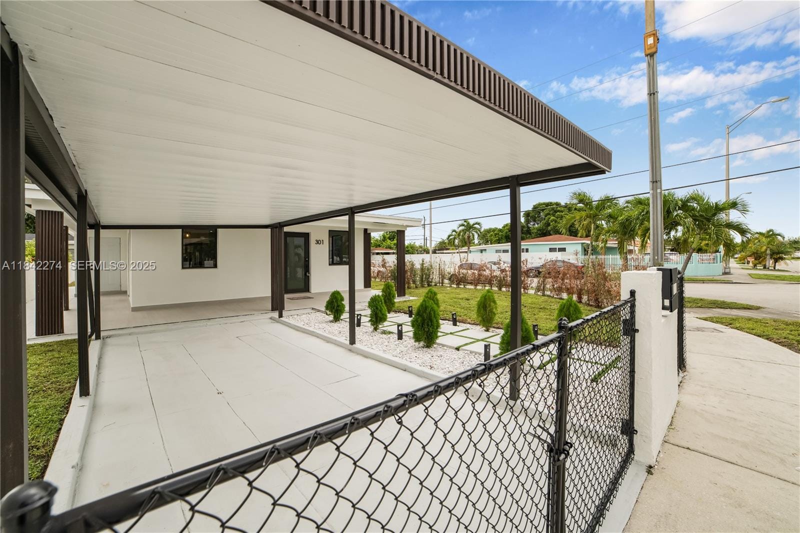 301 W 30th Street, Hialeah, FL 33012 photo 4
