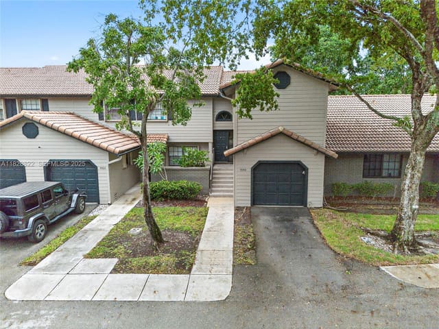 9086 Vineyard Lake Drive, sold in Vineyards OF Plantation, Plantation, FL