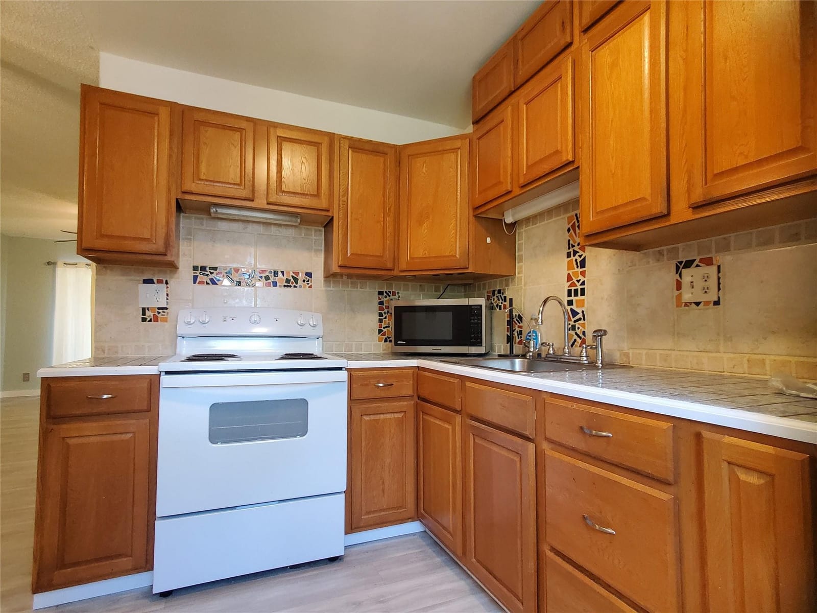 306 Gardens Drive 202 — photo 8