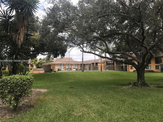 5831 Washington Street 45, Hampton Court, Hollywood, FL