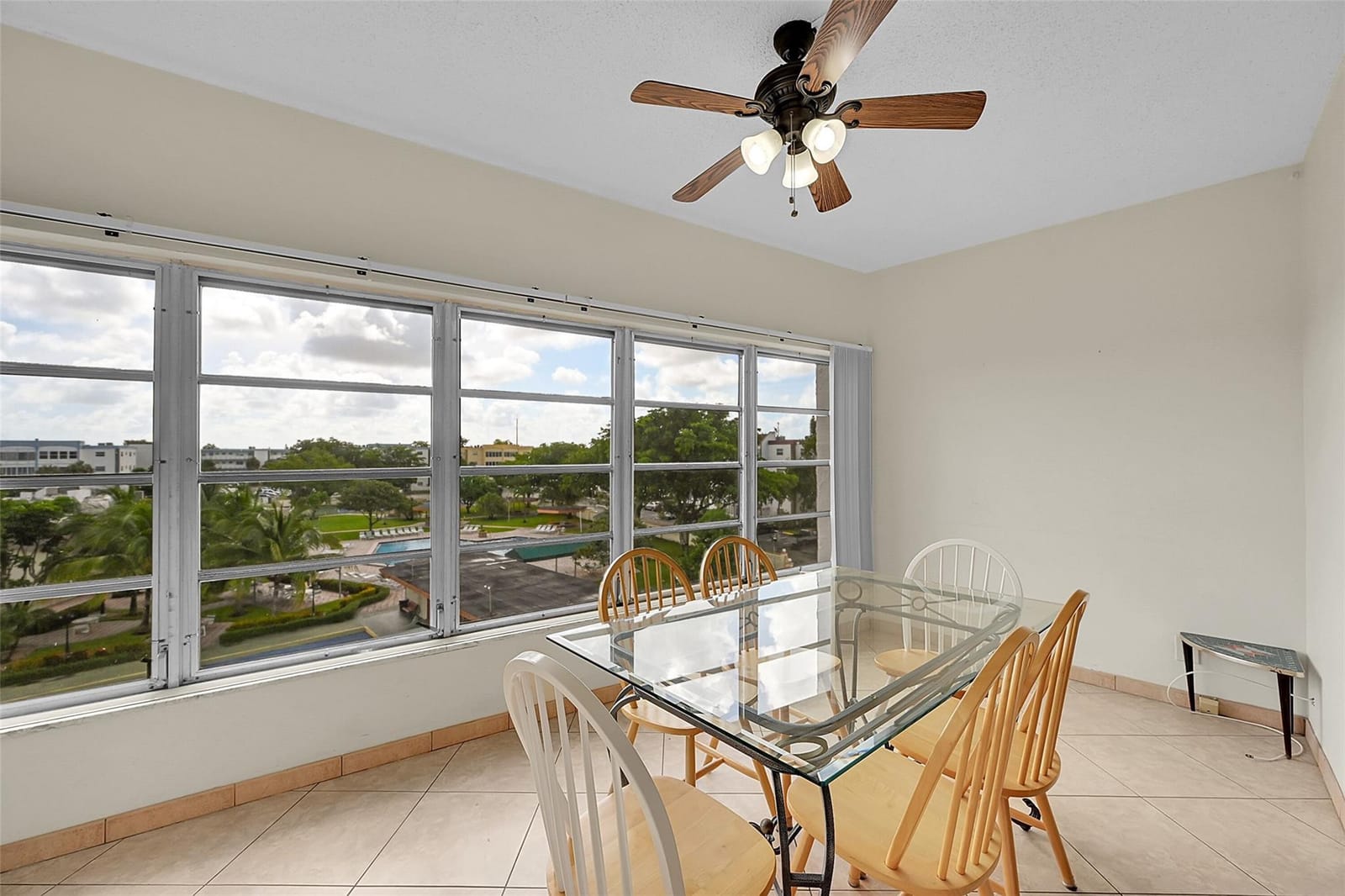 4000 NW 44th Avenue 401, Lauderdale Lakes, FL 33319 photo 13