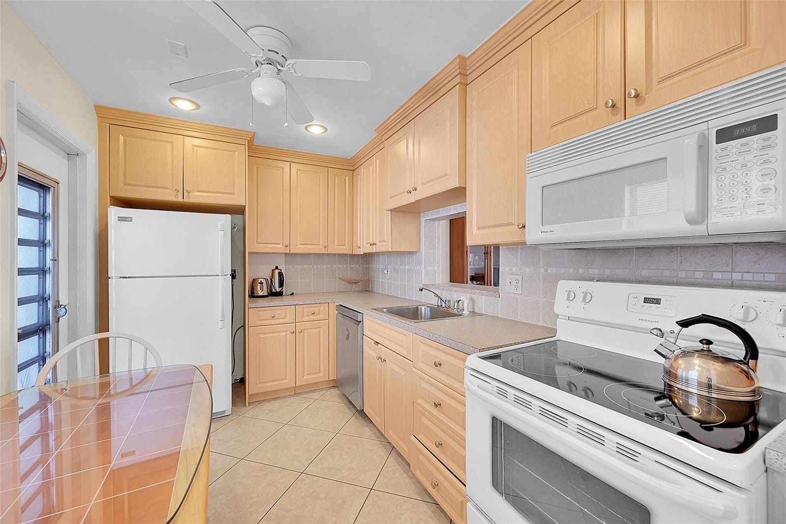 4000 NW 44th Avenue 401, Lauderdale Lakes, FL 33319 photo 15