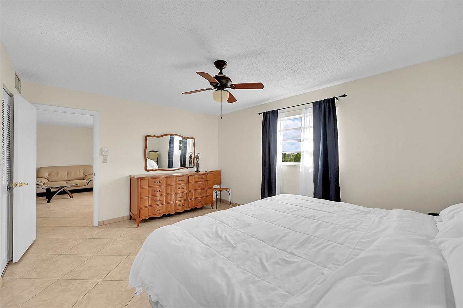 4000 NW 44th Avenue 401, Lauderdale Lakes, FL 33319 photo 21
