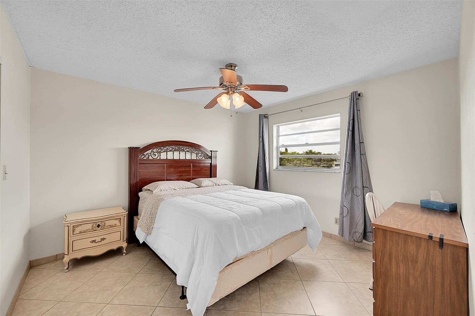 4000 NW 44th Avenue 401, Lauderdale Lakes, FL 33319 photo 24