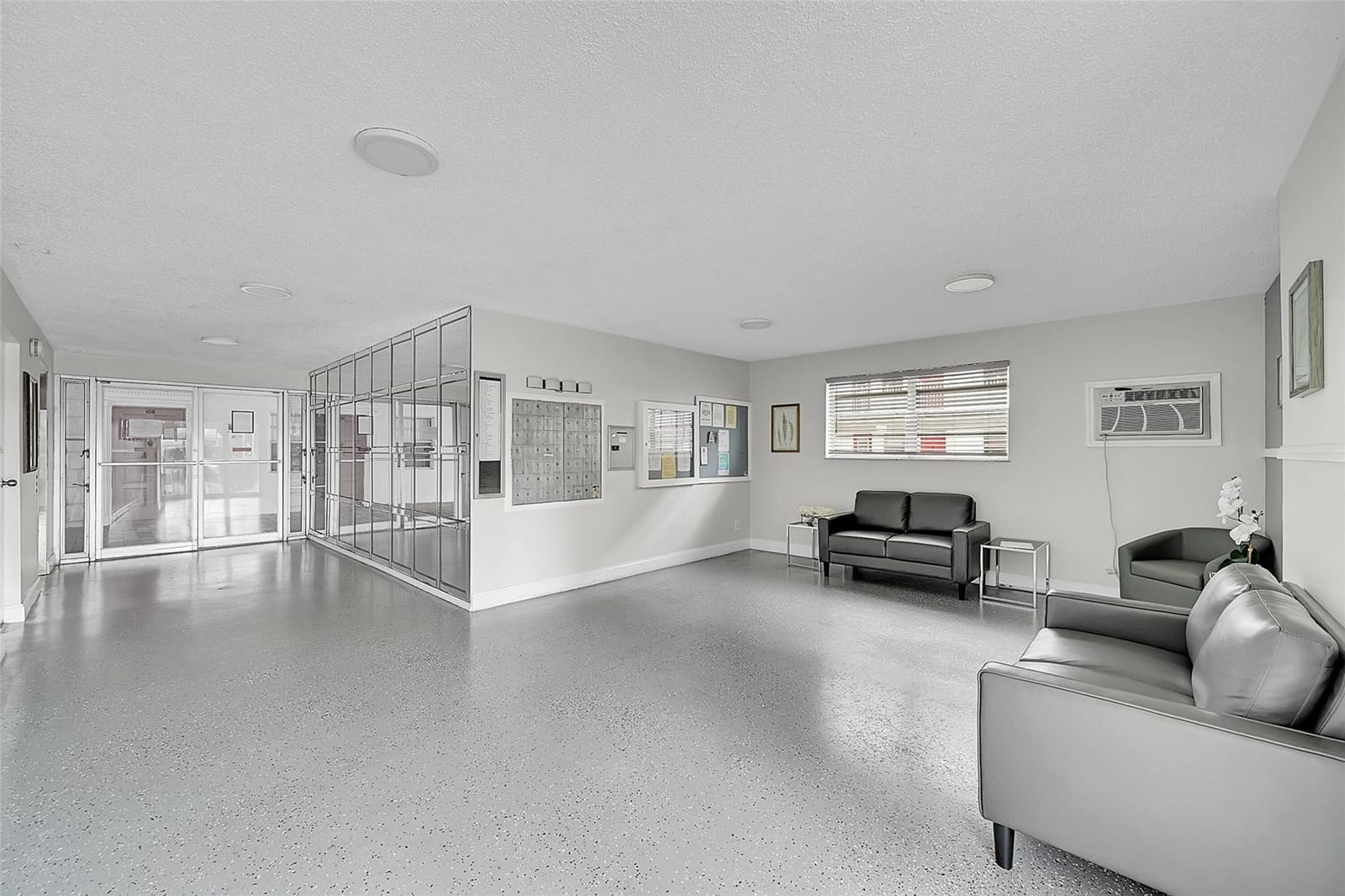 4000 NW 44th Avenue 401, Lauderdale Lakes, FL 33319 photo 27