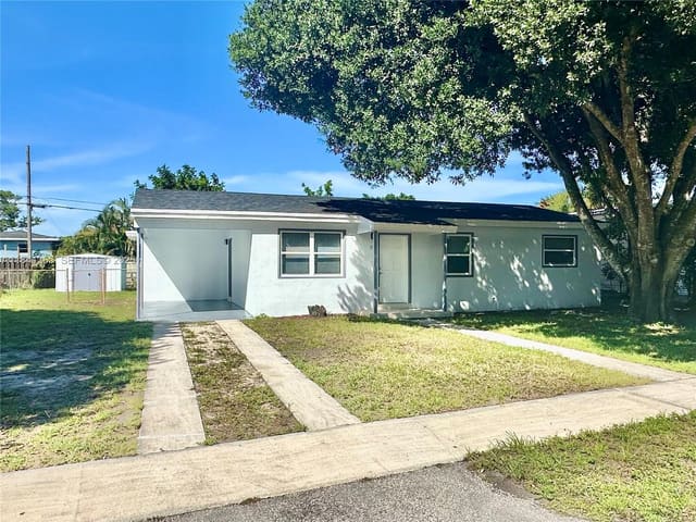 1130 SW 47th Avenue, sold in Happy Dale, Plantation, FL