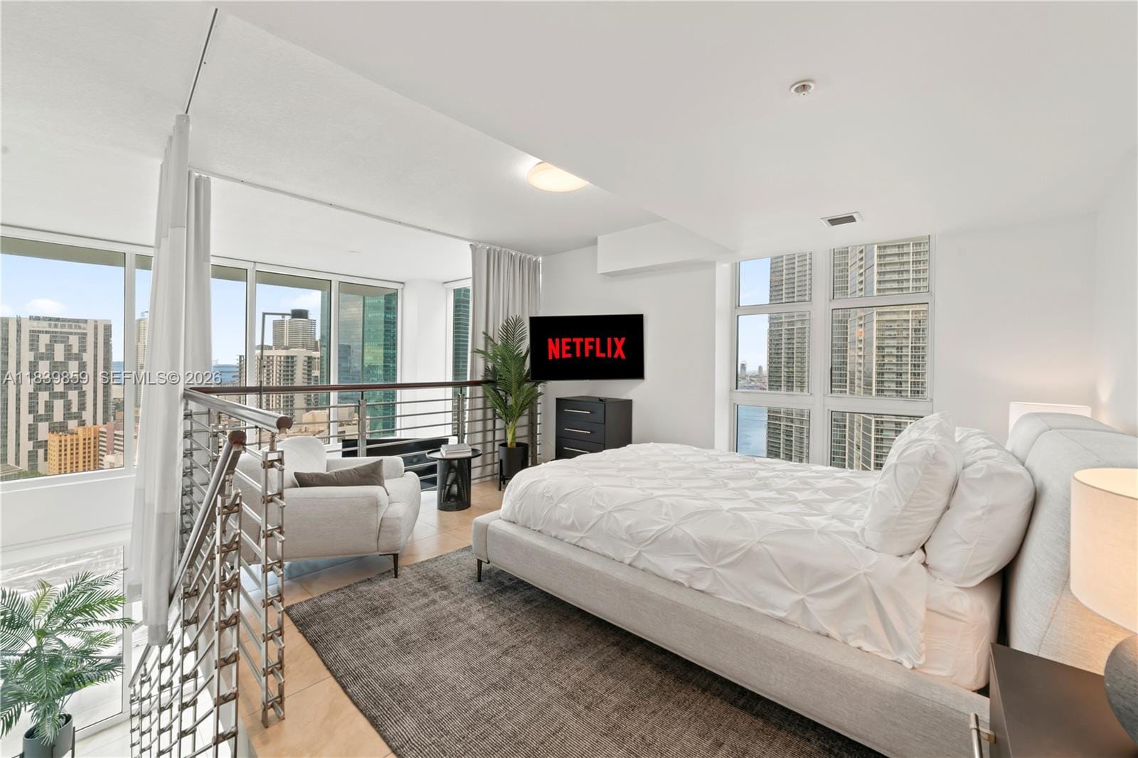 41 SE 5th Street 1901, Miami, FL 33131 photo 16