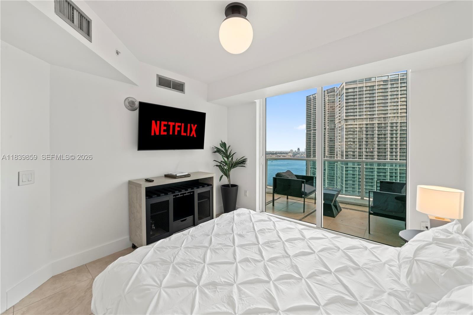 41 SE 5th Street 1901, Miami, FL 33131 photo 23