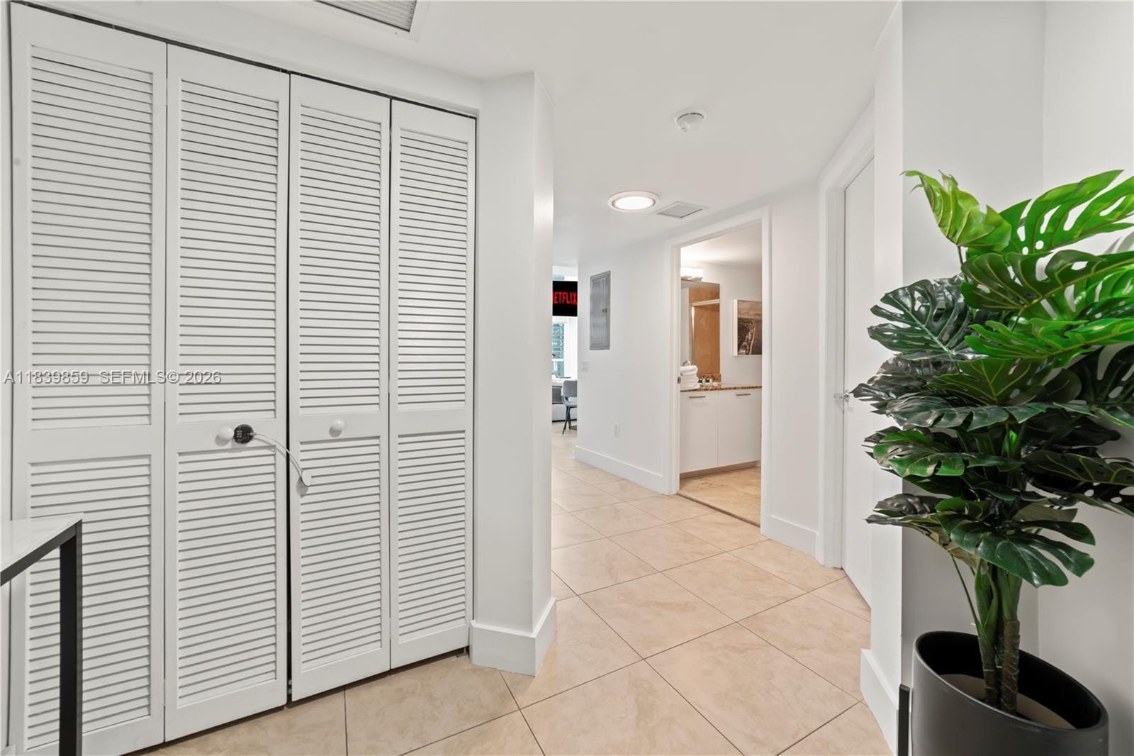 41 SE 5th Street 1901, Miami, FL 33131 photo 25