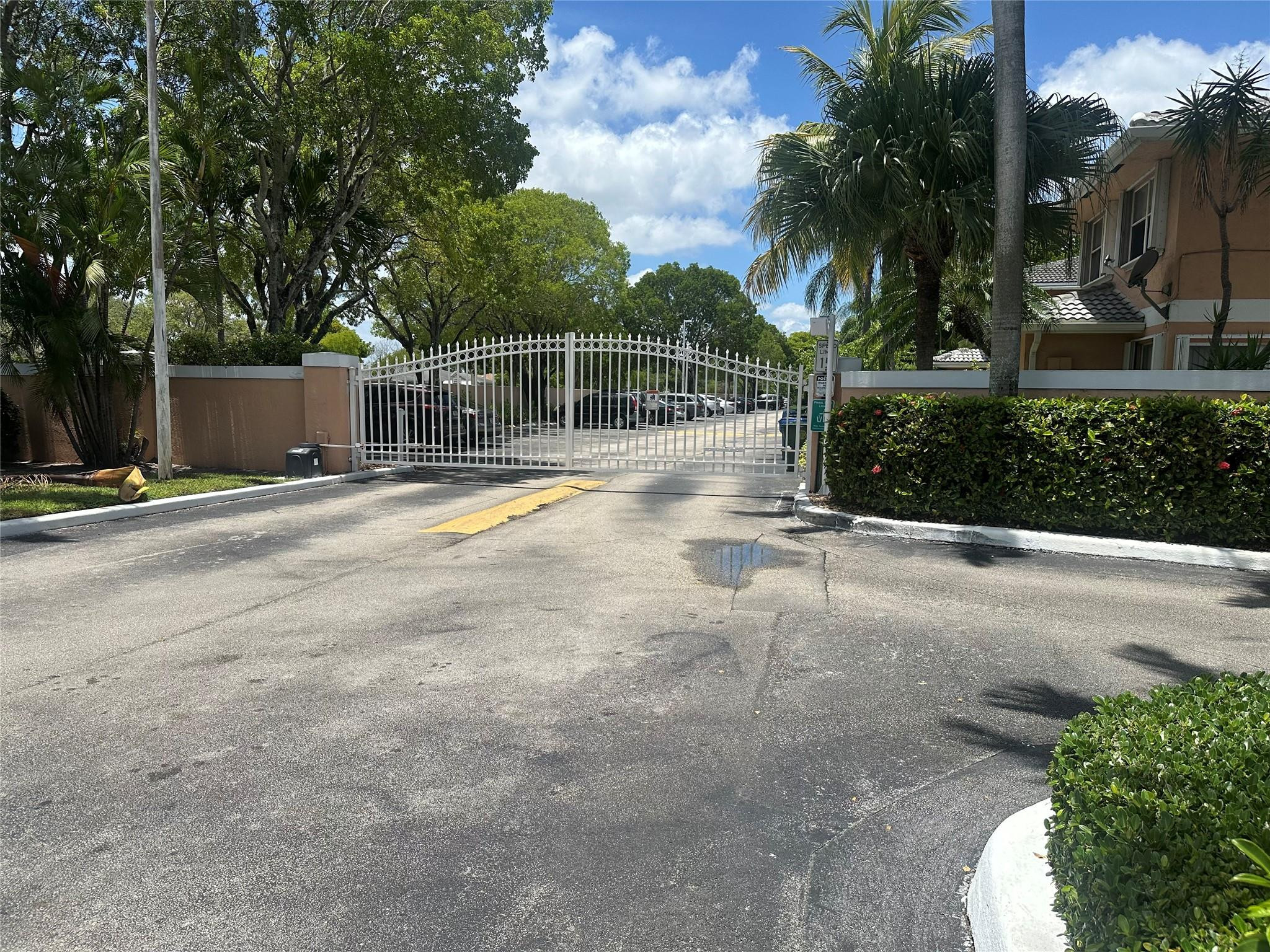 3263 NW 44th Street 6, Oakland Park, FL 33309, Oakland Park