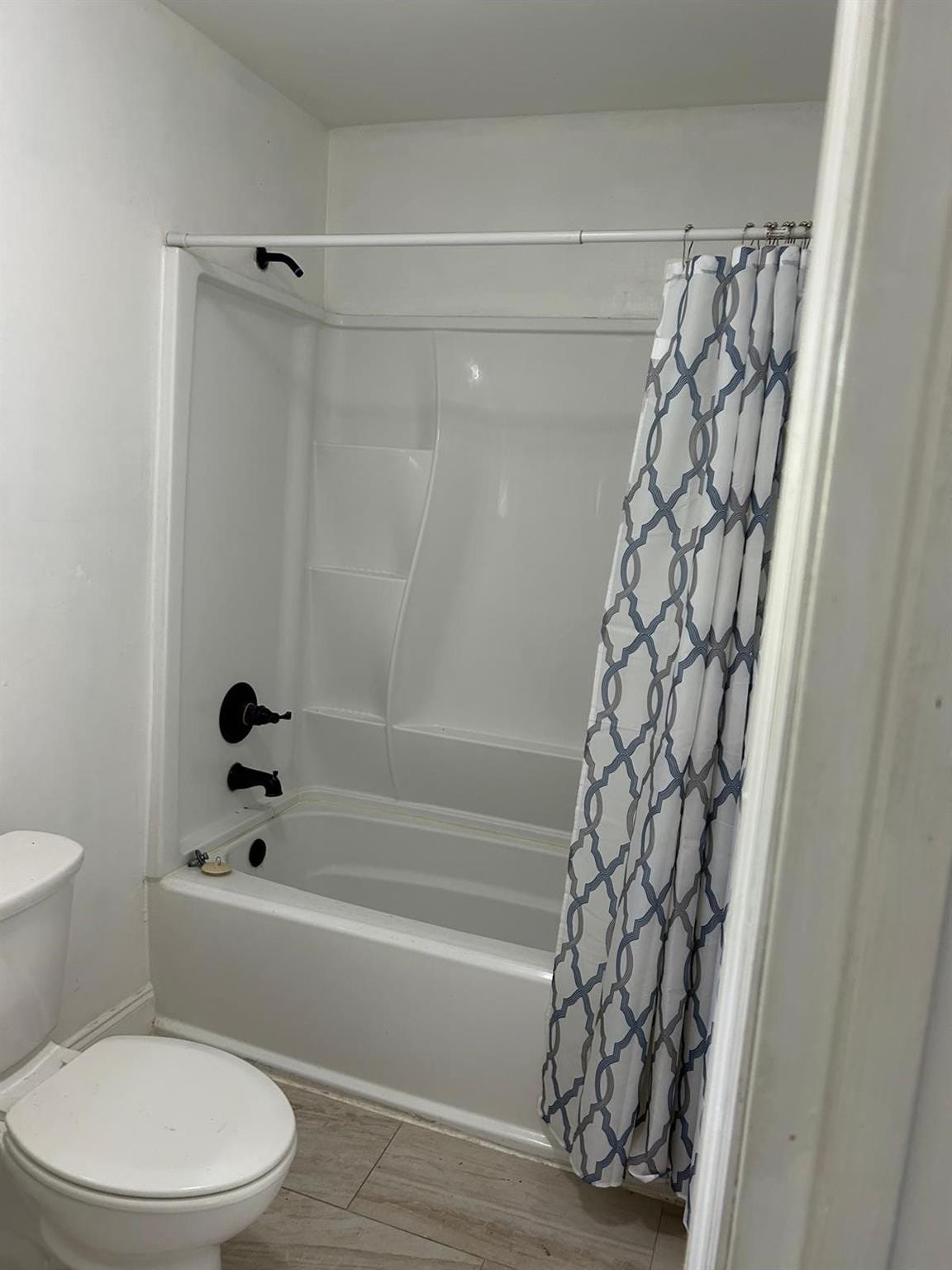 2739 Lincoln Street — photo 9