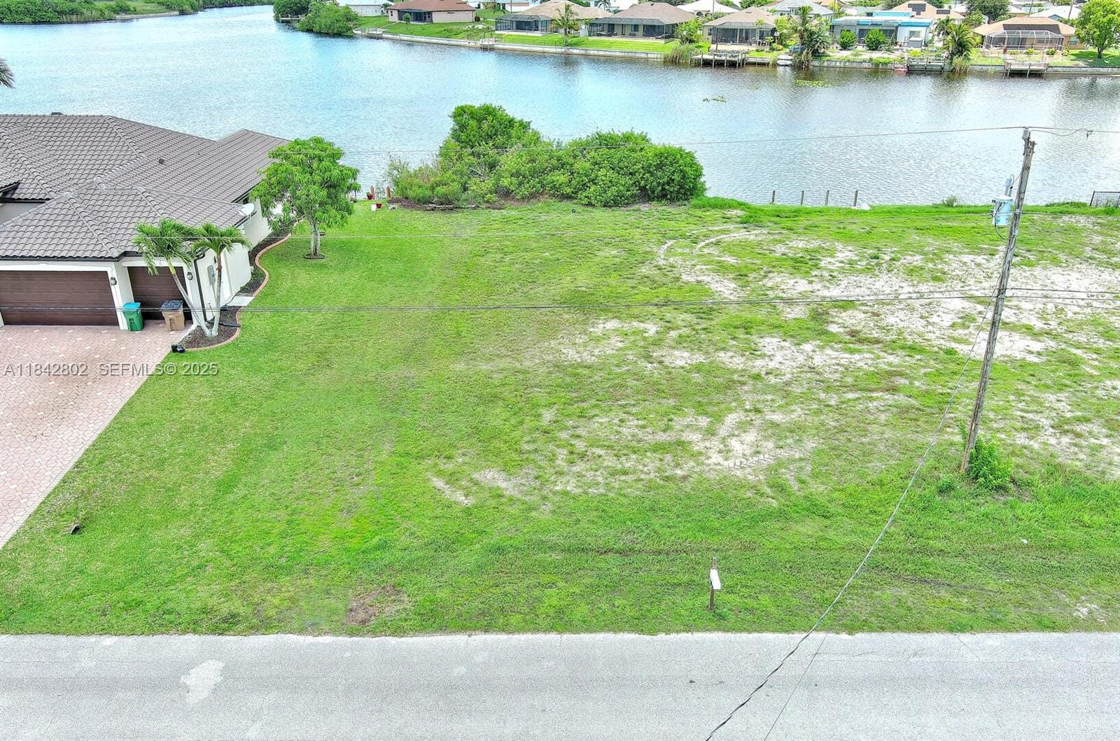 401 NW 24th Terrace — photo 8