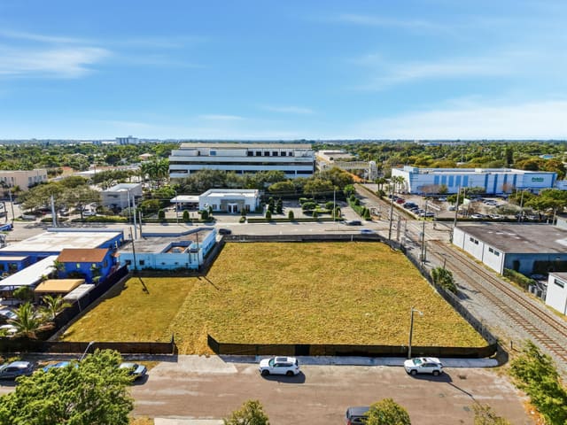 428 Avon Road, West Palm Beach, FL 33401