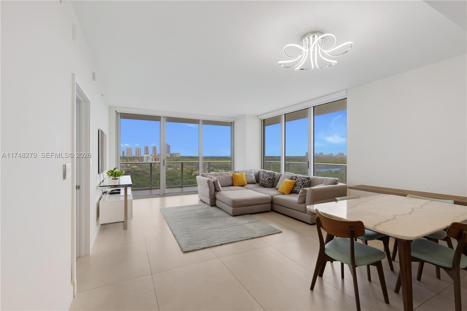 16385 Biscayne Boulevard 1221, North Miami Beach, FL 33160 photo 21