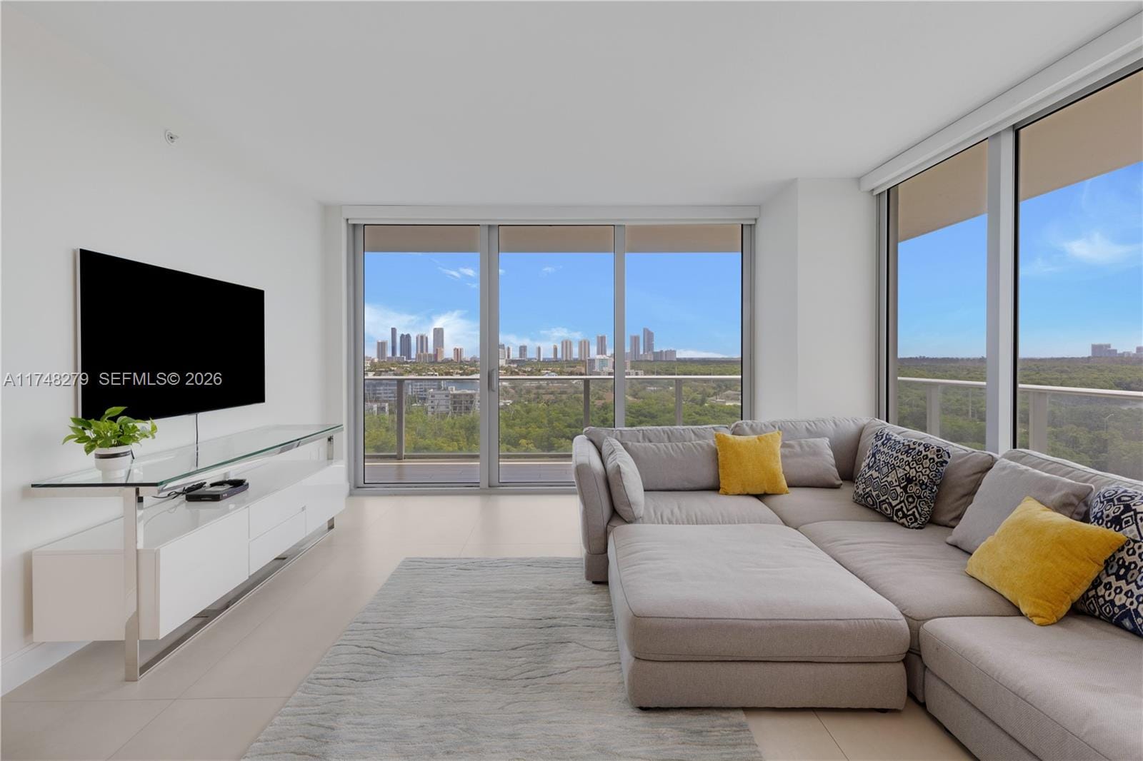 16385 Biscayne Boulevard 1221, North Miami Beach, FL 33160 photo 23