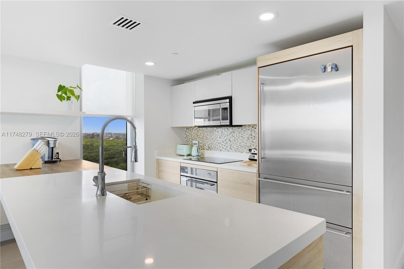 16385 Biscayne Boulevard 1221, North Miami Beach, FL 33160 photo 27