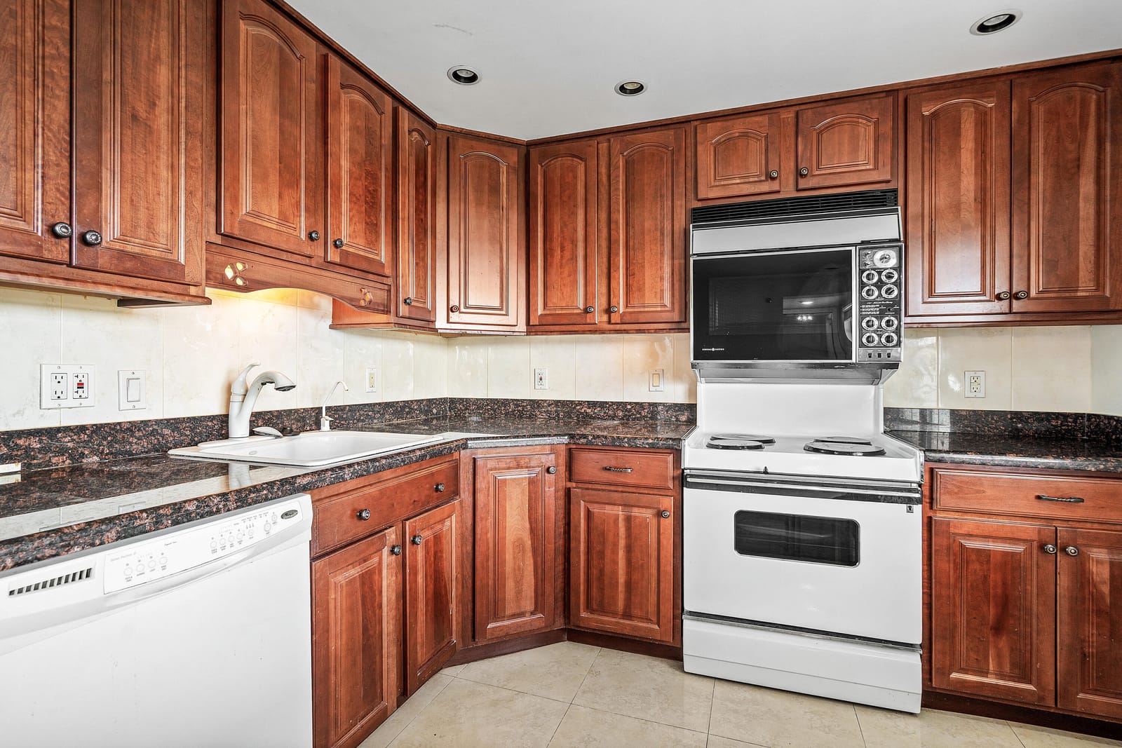 3520 Oaks Way 1004, Pompano Beach, FL 33069 photo 18