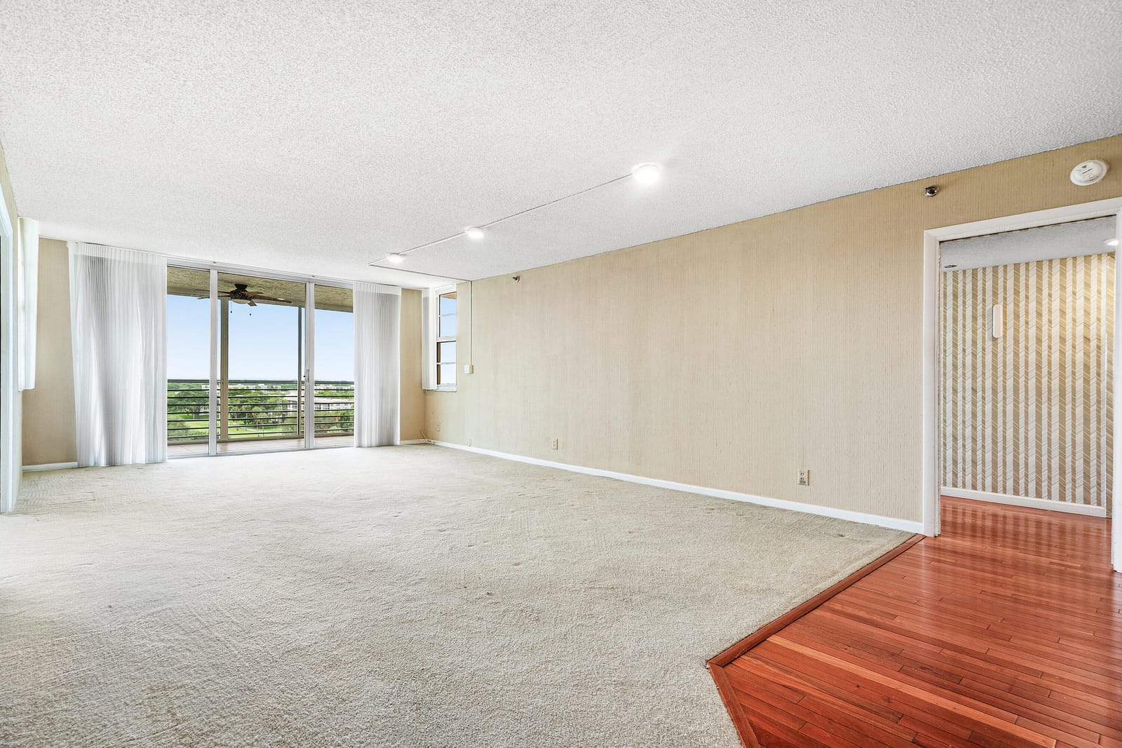 3520 Oaks Way 1004 — photo 5