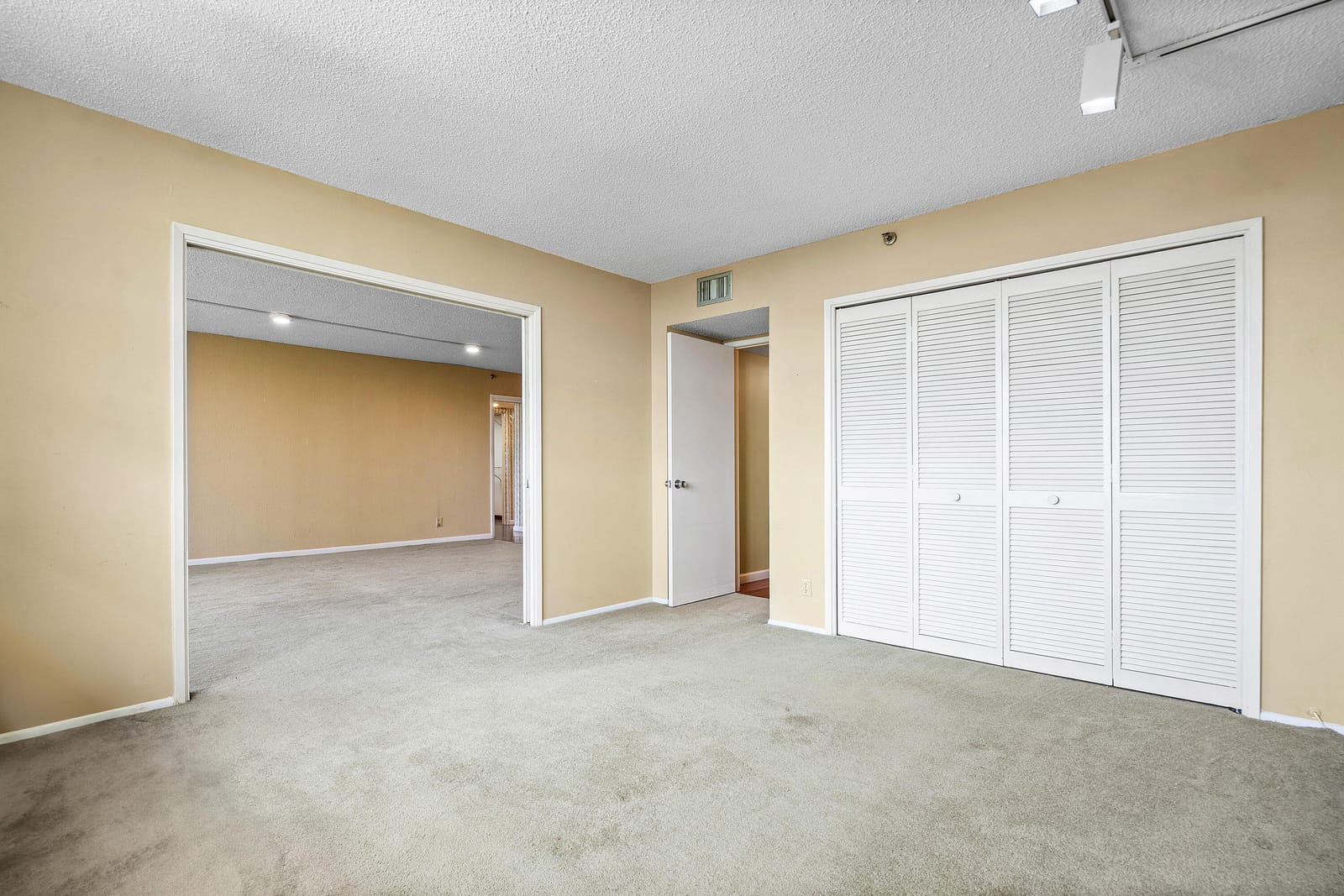 3520 Oaks Way 1004 — photo 8