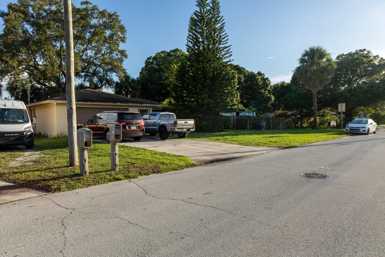805 Ixoria Avenue — photo 4