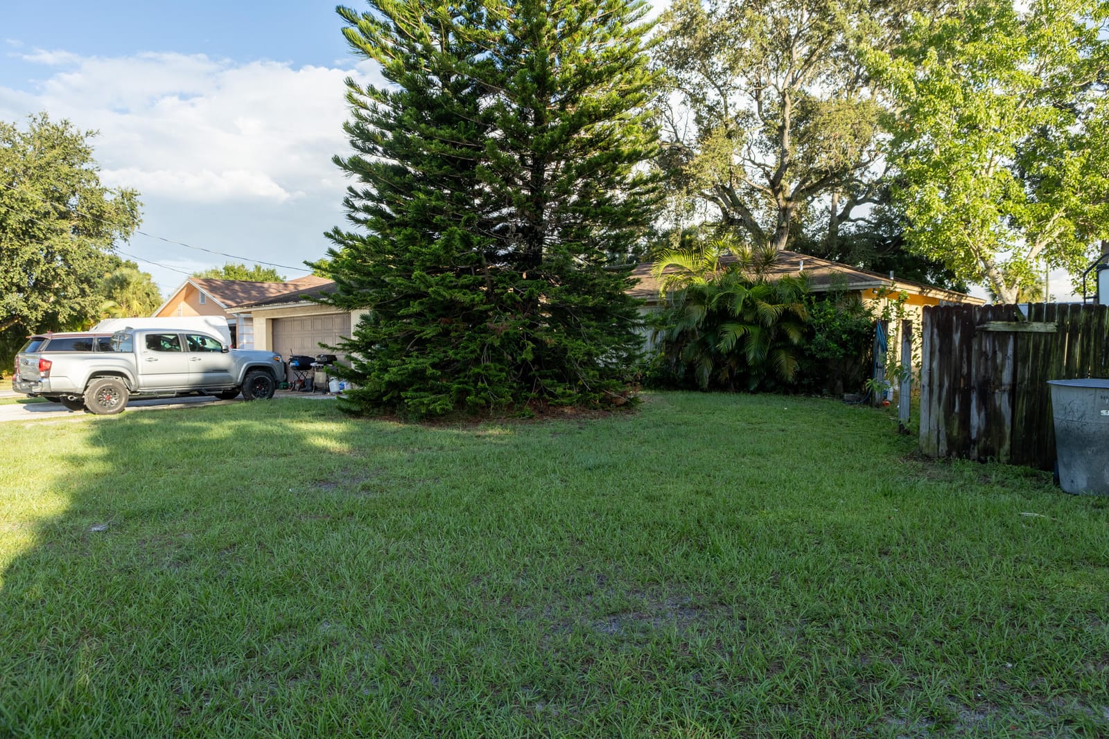805 Ixoria Avenue — photo 8