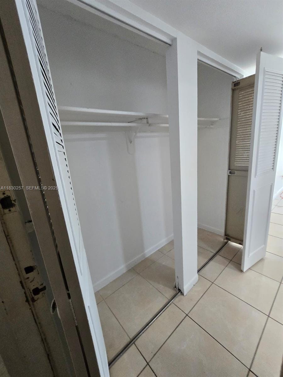 486 NW 165th St Road B306, Miami, FL 33169 photo 3