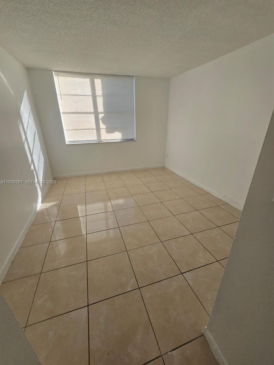 486 NW 165th St Road B306, Miami, FL 33169 photo 5