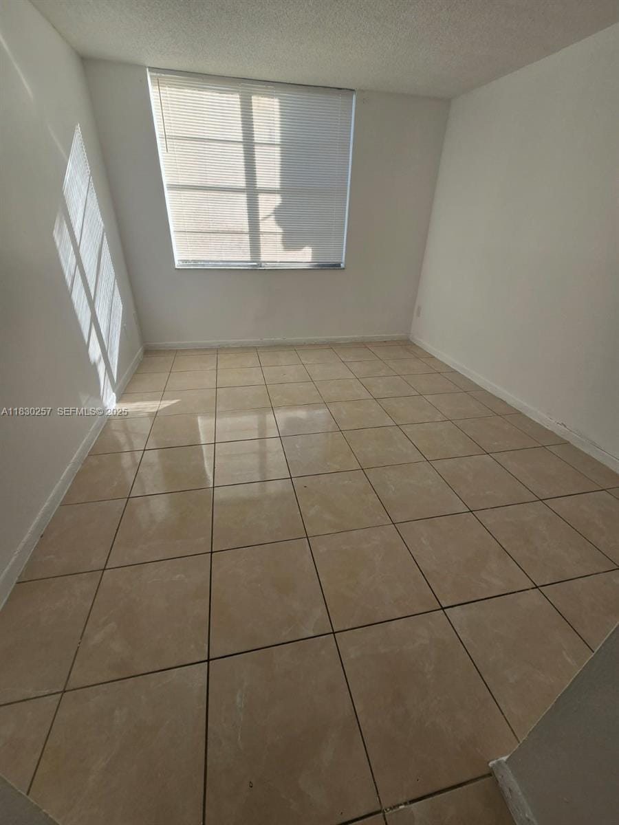 486 NW 165th St Road B306, Miami, FL 33169 photo 6