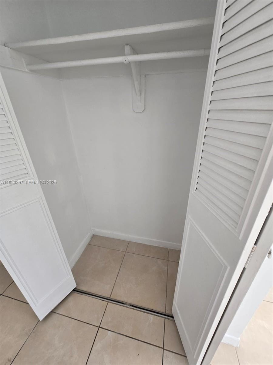 486 NW 165th St Road B306, Miami, FL 33169 photo 8