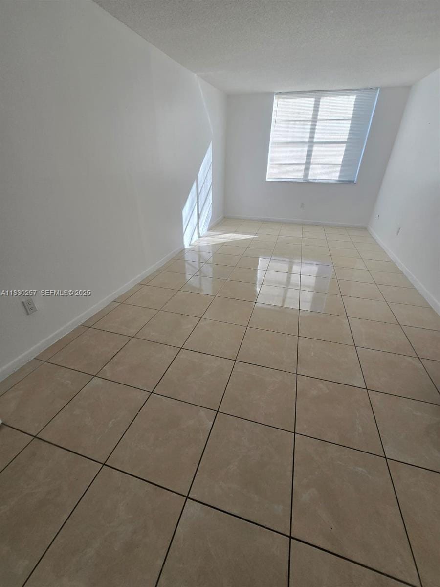 486 NW 165th St Road B306, Miami, FL 33169 photo 10