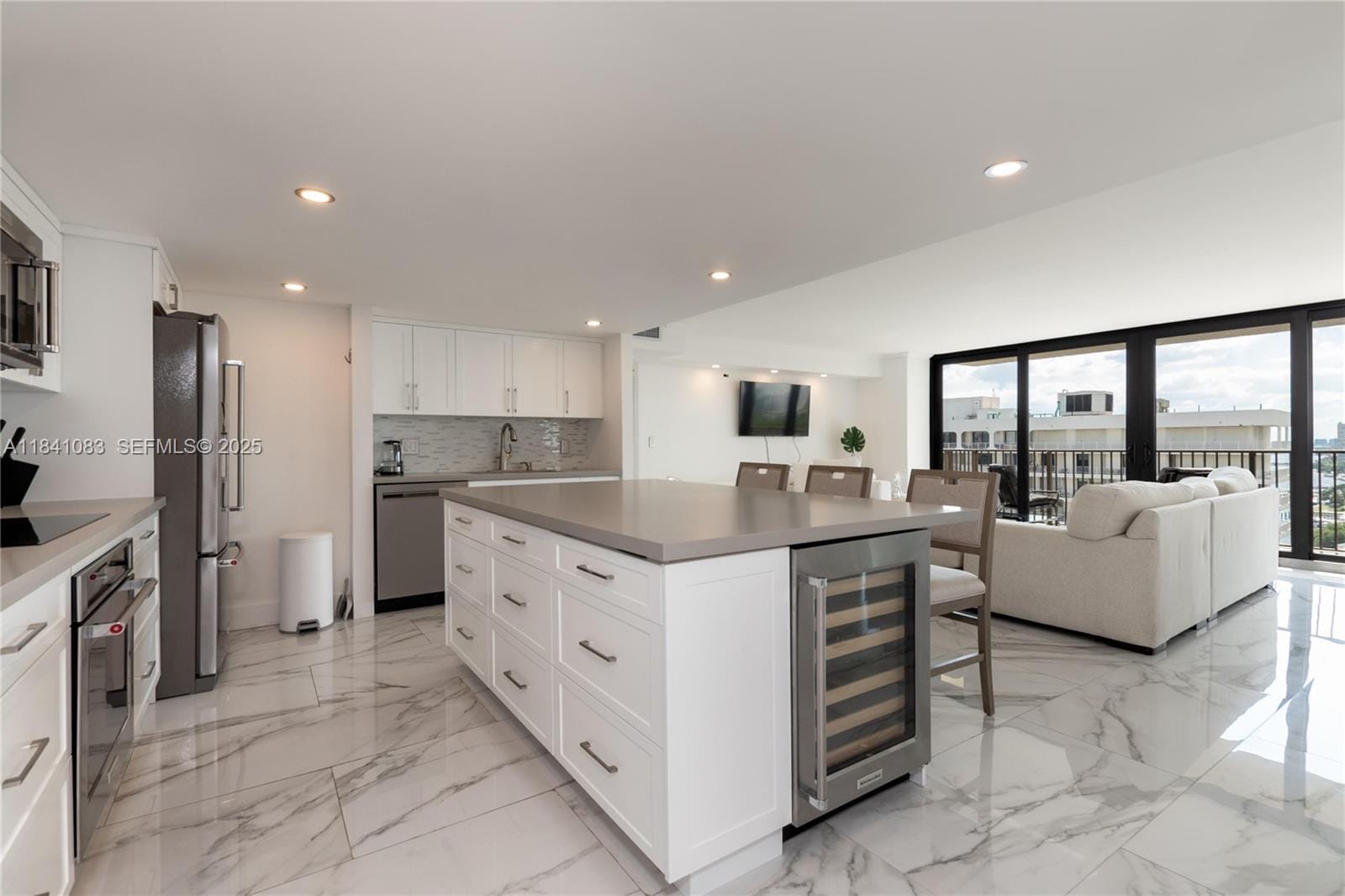 1450 Brickell Bay Drive 1707, Miami, FL 33131 photo 2