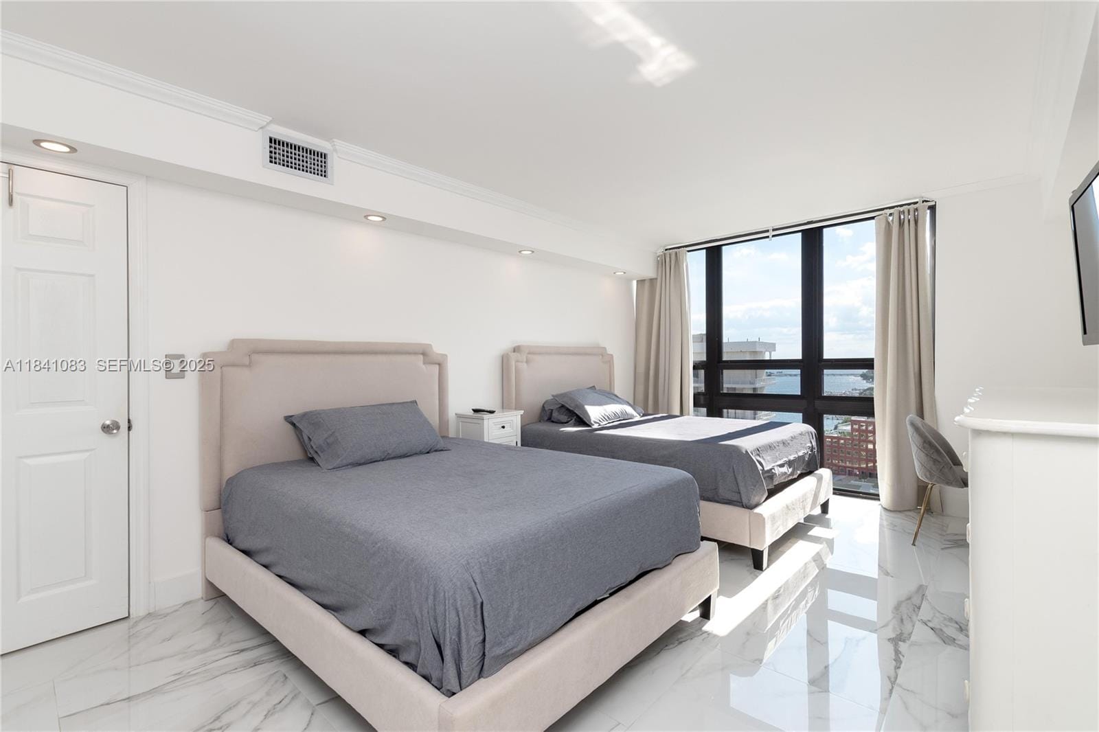 1450 Brickell Bay Drive 1707, Miami, FL 33131 photo 22
