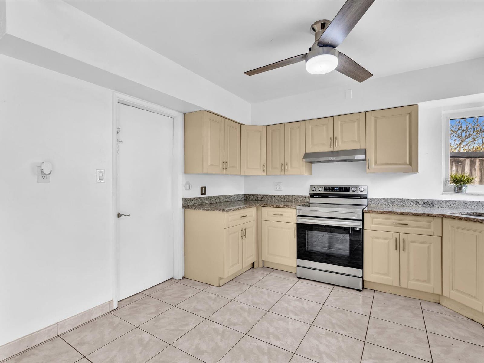 13 SE 14th Street, Dania Beach, FL 33004 photo 9