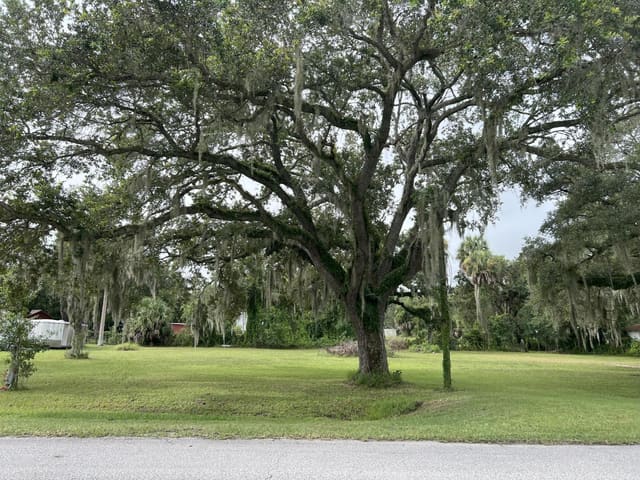 2070 SW 8th Street, Okeechobee, FL 34974