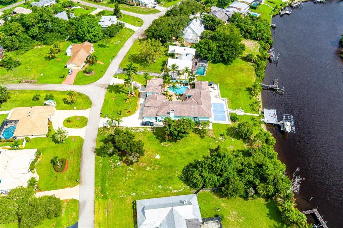 733 SE Hidden River Drive, Port St. Lucie, FL 34983 photo 5