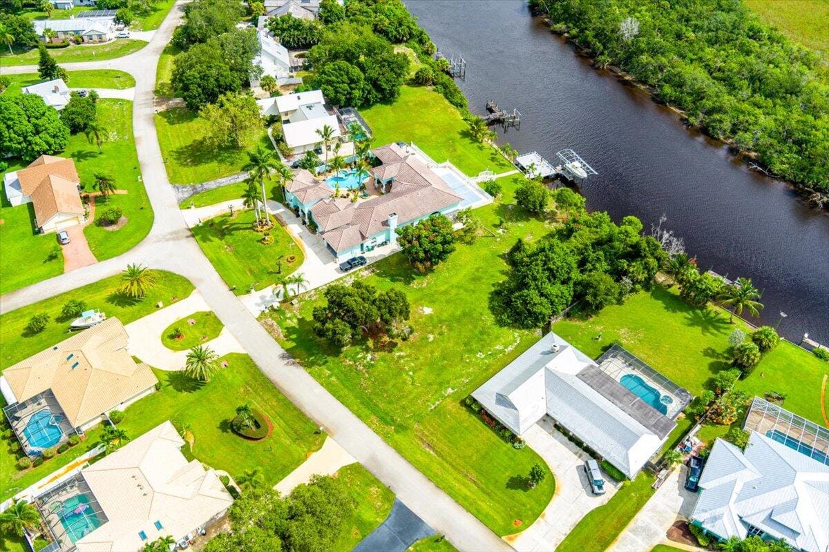 733 SE Hidden River Drive, Port St. Lucie, FL 34983 photo 7