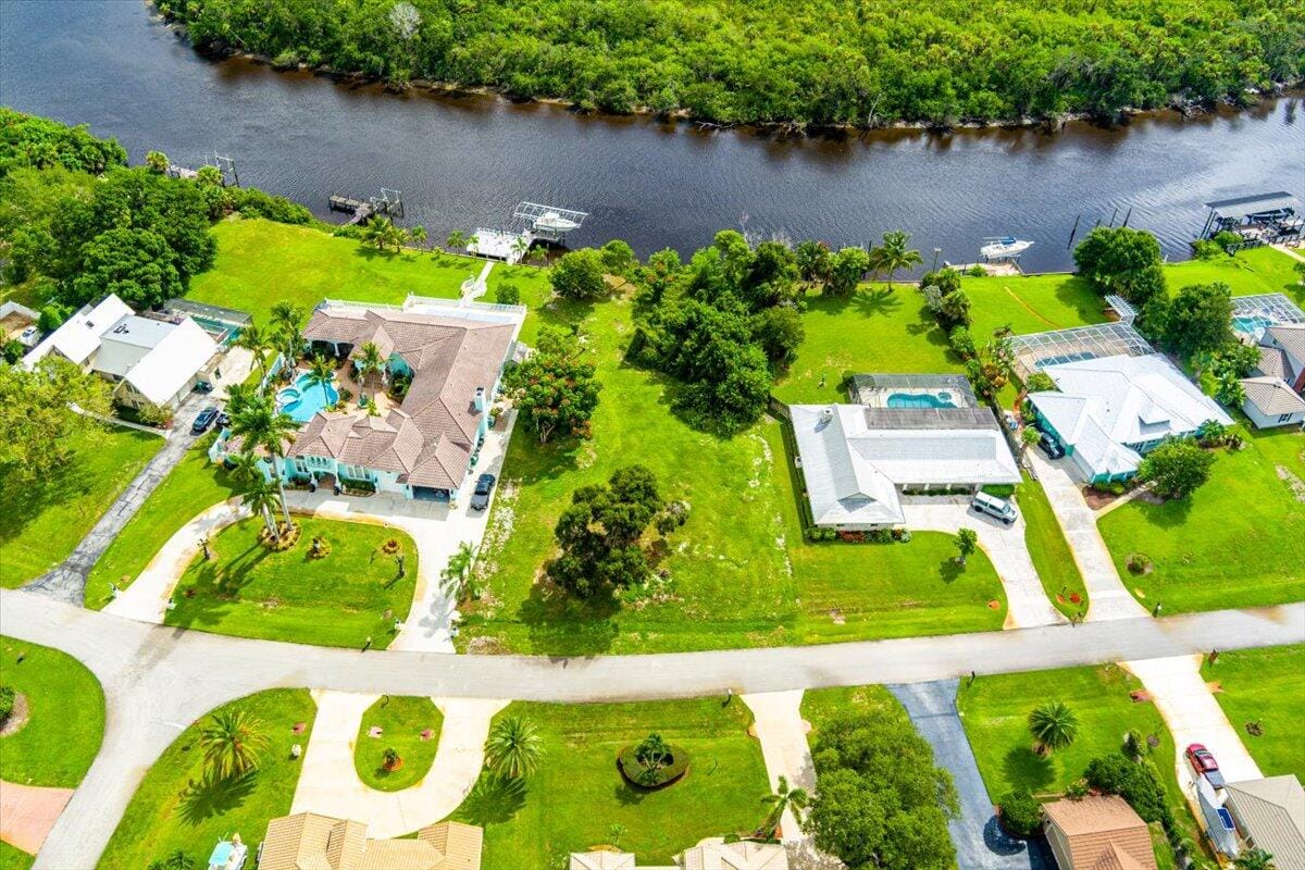 733 SE Hidden River Drive, Port St. Lucie, FL 34983 photo 9