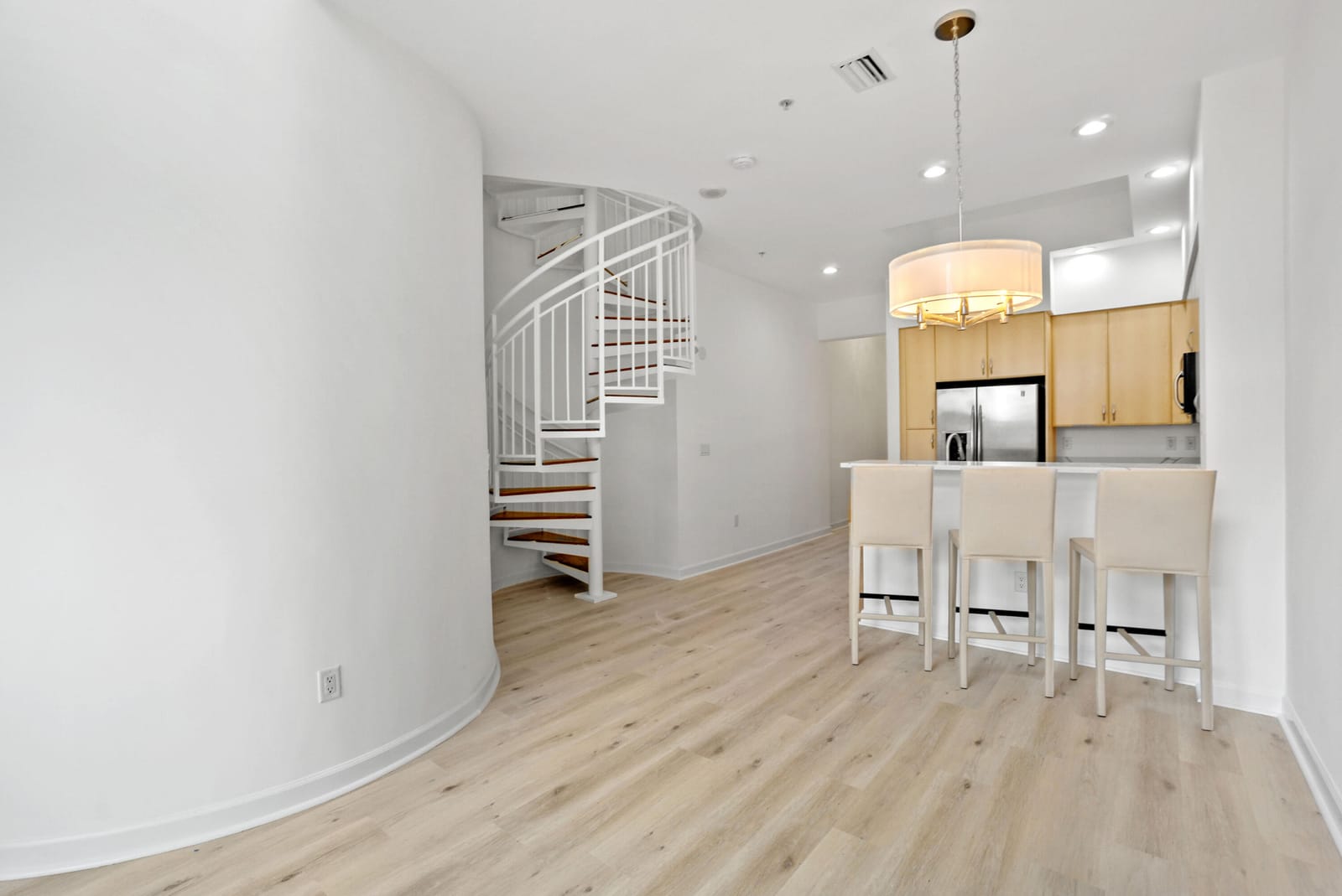 801 S Olive Avenue 211 — photo 4