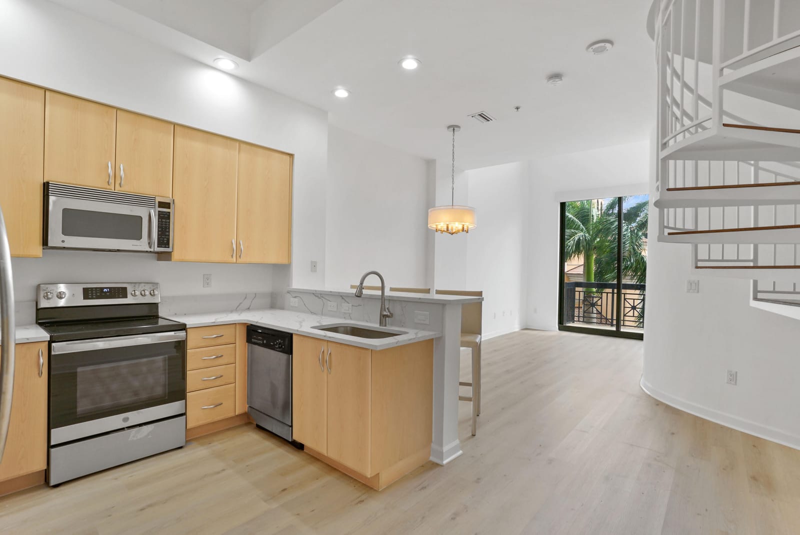 801 S Olive Avenue 211 — photo 5