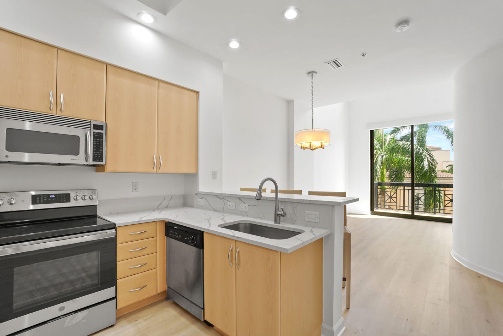 801 S Olive Avenue 211 — photo 7