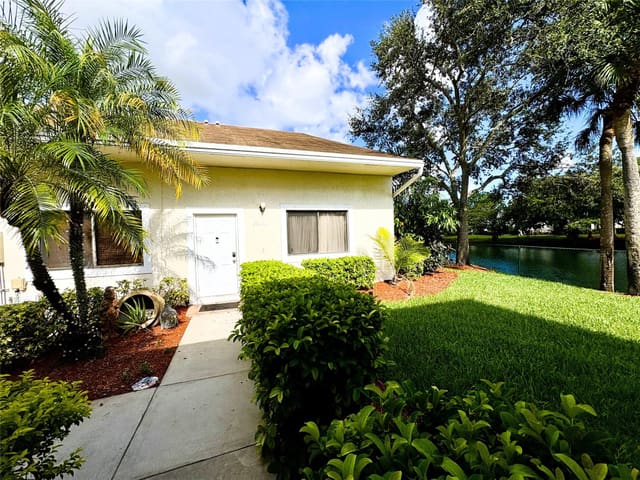 10130 NW 33rd Place, sold in Countryside AT Welleby, Sunrise, FL